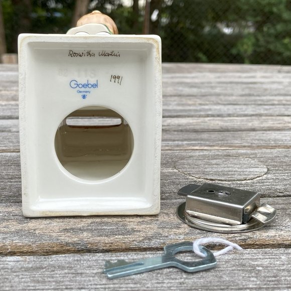 💯 Authentic Goebel Vintage Hummel "Little Thrifty" Bank with Key and Coin #184 - Picture 10 of 16